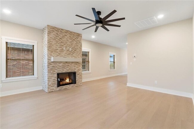 Building Photo - 7303 SW Basswood Ave
