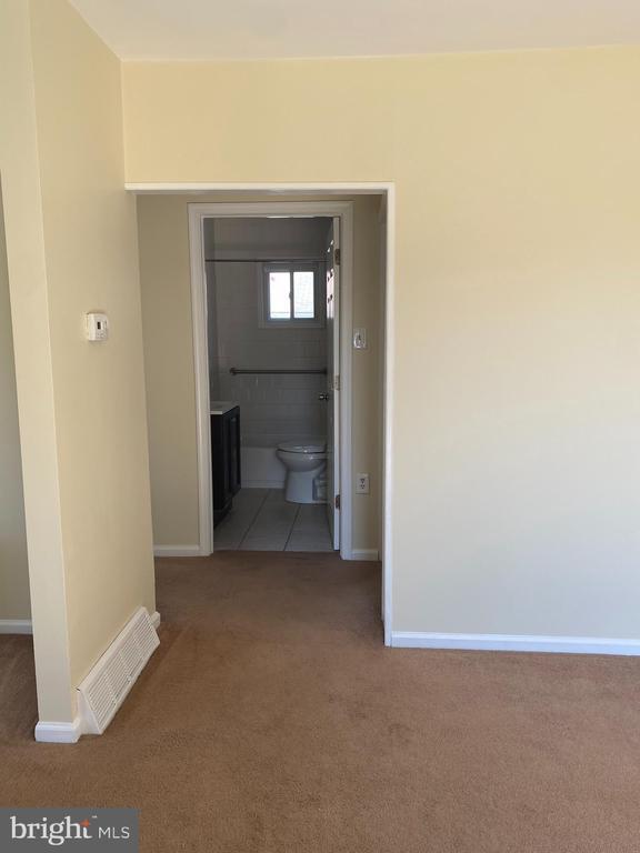 Building Photo - 209 Walnut St