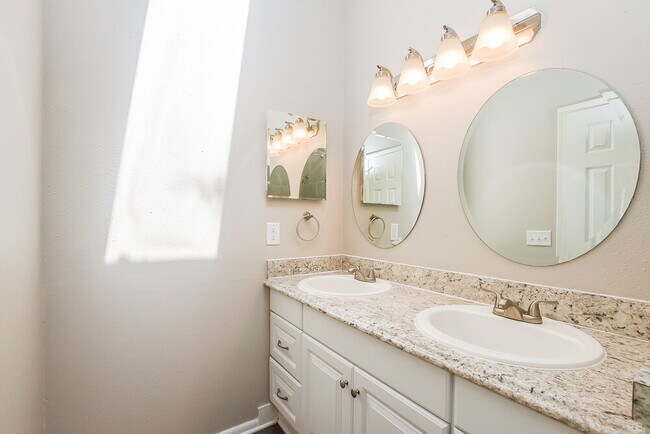 Building Photo - 1275 Pin Oak Dr