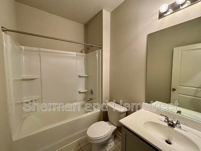 Building Photo - 240 Callahan Dr