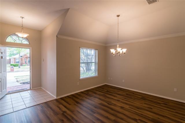 Building Photo - 2617 Zoeller Dr