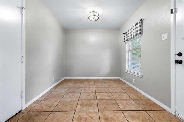 Building Photo - 704 Downing Dr