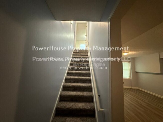 Building Photo - 790 Woodmont Dr