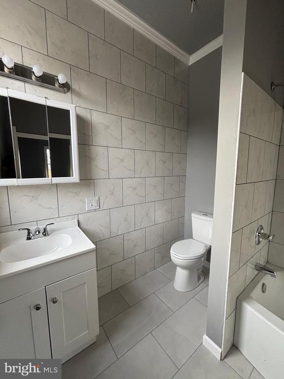 Building Photo - 2025 N 62nd St