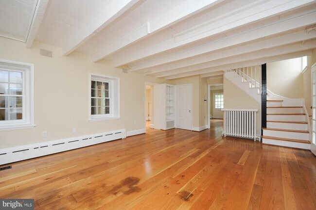 Building Photo - 1420 Creek Road Trail