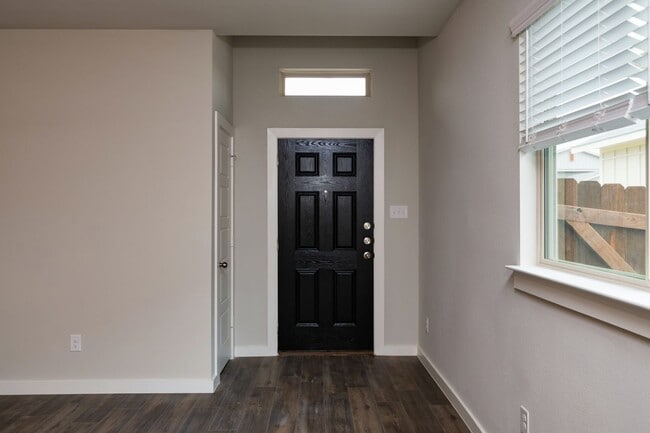 Building Photo - 612 Harvest Moon Dr