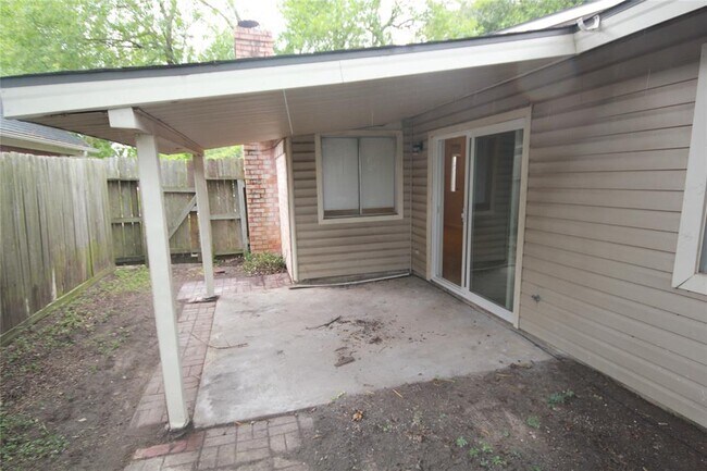 Building Photo - 2314 Townhall Ln