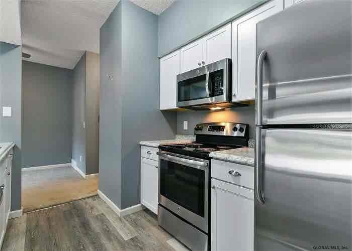 Building Photo - 124 Grenadier Ct