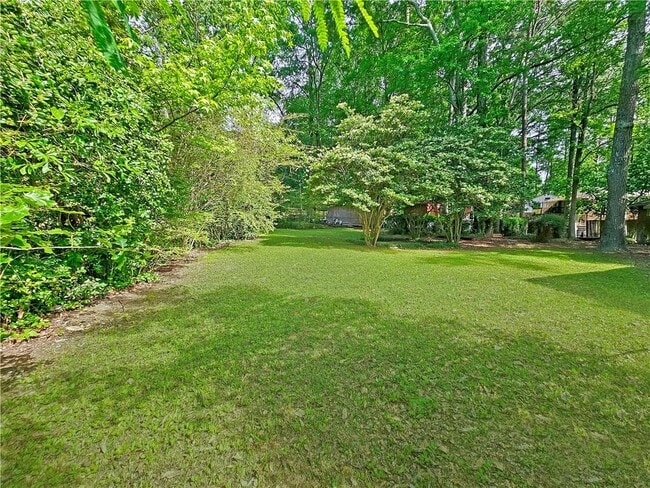 Building Photo - 8438 Stonewall Jackson Dr