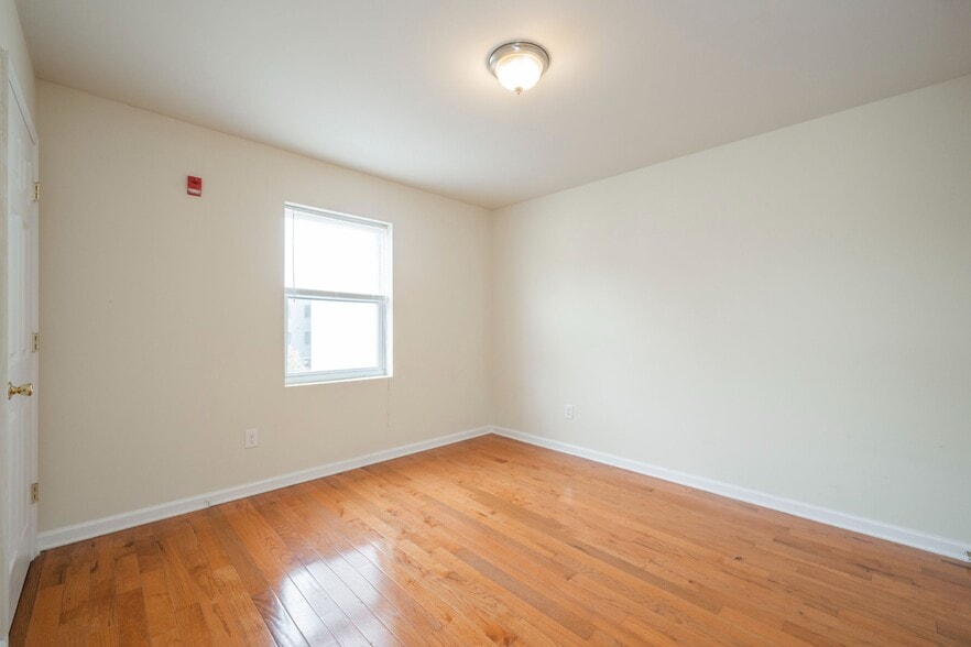 Building Photo - 1519 N 16th St