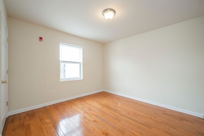 Building Photo - 1519-21 N 16TH ST Unit C4