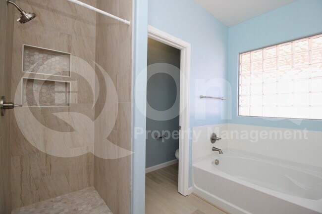 Building Photo - 38032 W Vera Cruz Dr