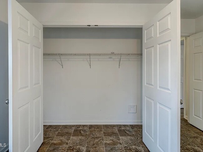 Building Photo - 2 Bed, 1 Bath - Home