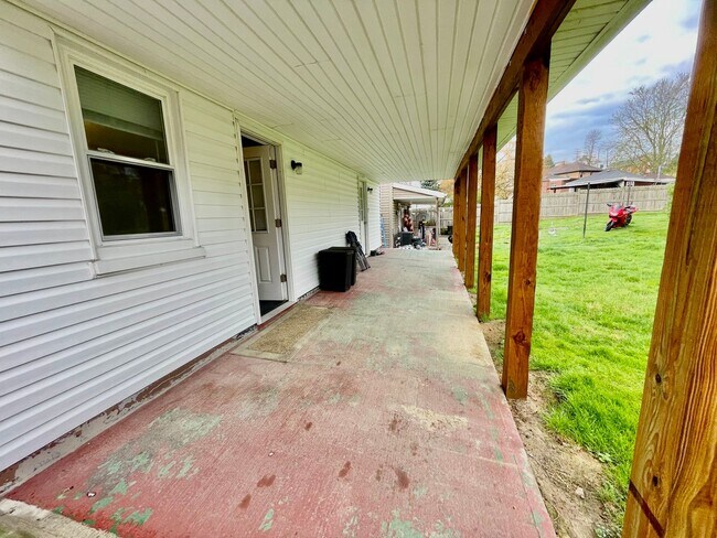 Building Photo - 625 Vanadium Rd