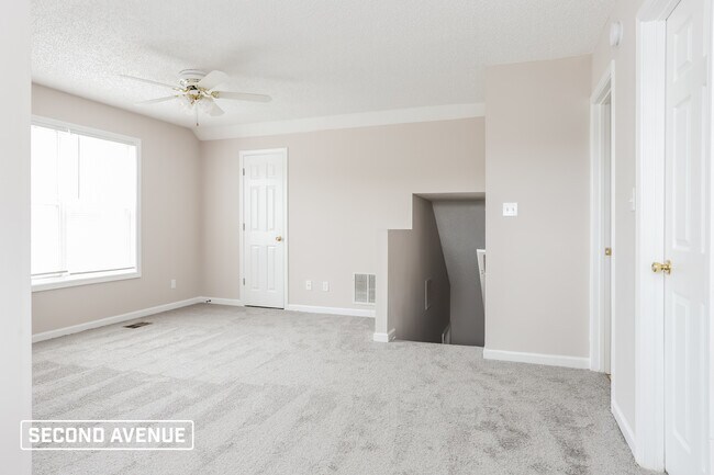 Building Photo - 1402 N Hampton Dr