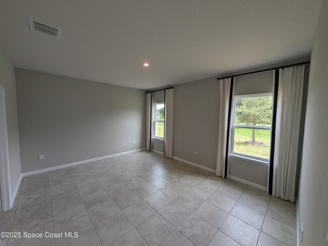 Building Photo - 2273 Landing Dr