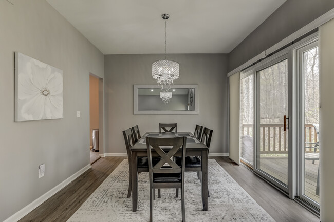 Dining Room - 47300 Cider Mill Dr