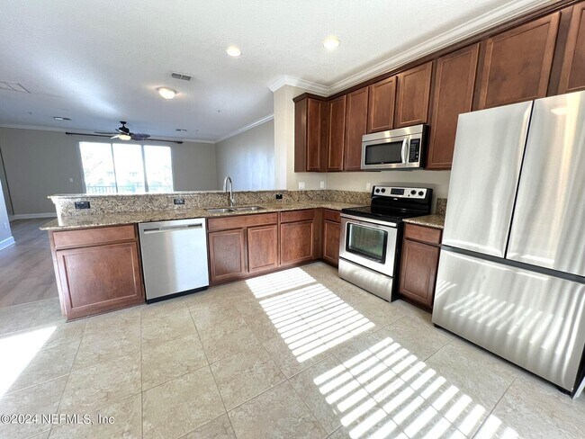 Building Photo - 4462 Ellipse Dr