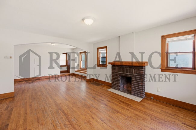 Building Photo - 432 S Osage St