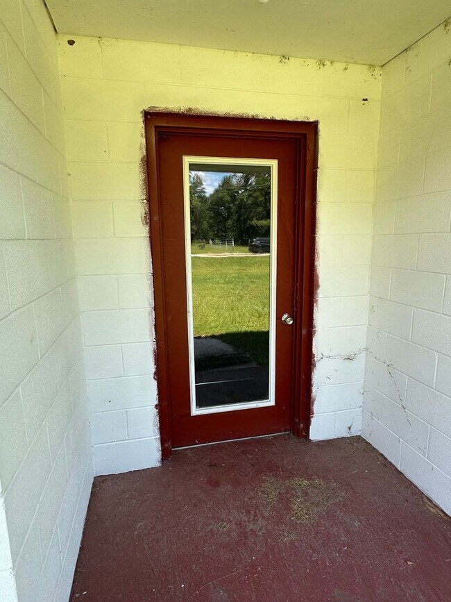 Building Photo - 19465 Mobile Rd