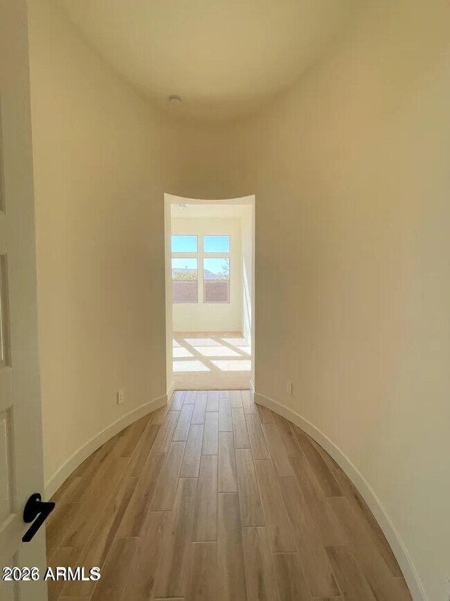 Building Photo - 9273 W Country Club Trail