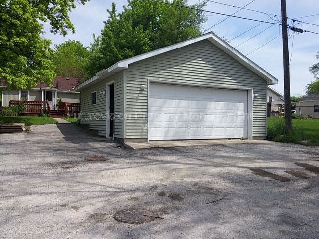 Building Photo - 1704 Belleview Ave