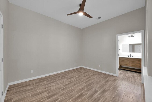 Building Photo - 4783 W Fork Blvd