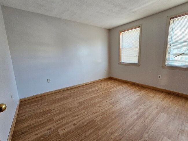 Building Photo - 49 Cottage St