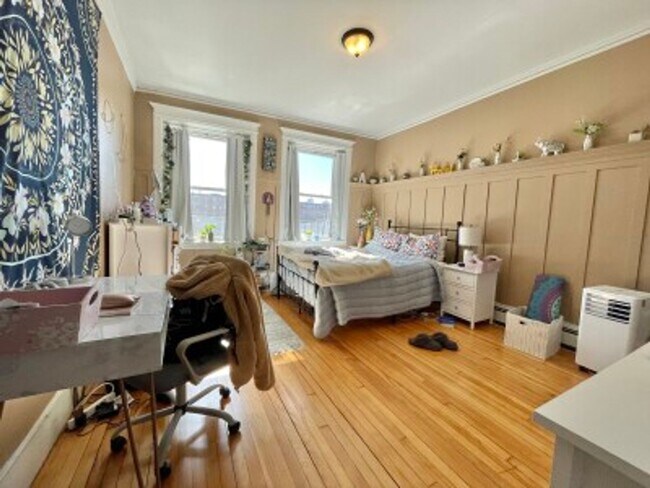 Building Photo - 5 Bed 2 Bath - Allston - 9/1