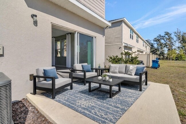 Building Photo - 2596 Penguin Blvd