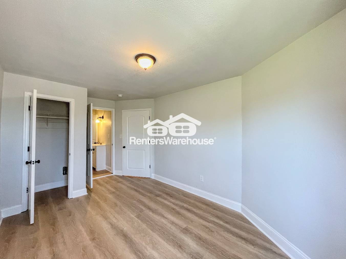Building Photo - 2423 E Virginia Beach Blvd