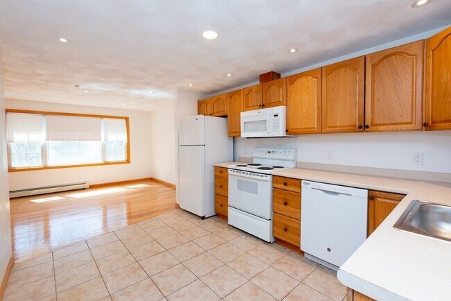 Building Photo - 19 Rosewood Dr