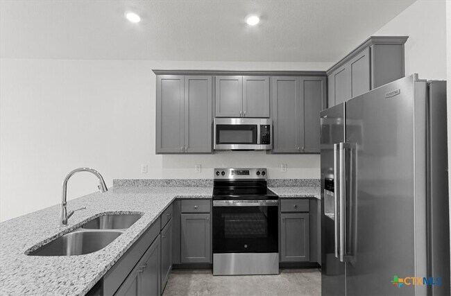 Building Photo - 911 Sevenleaf Ln