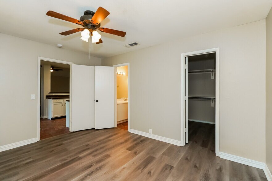 Building Photo - 1001 Springcreek Dr