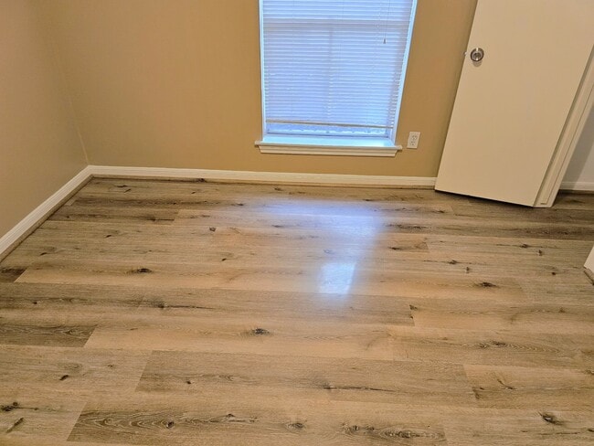 Building Photo - 2327 Shadbury Ct