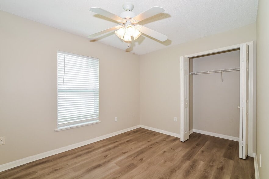 Building Photo - 3830 Sleepy Hill Oaks Loop