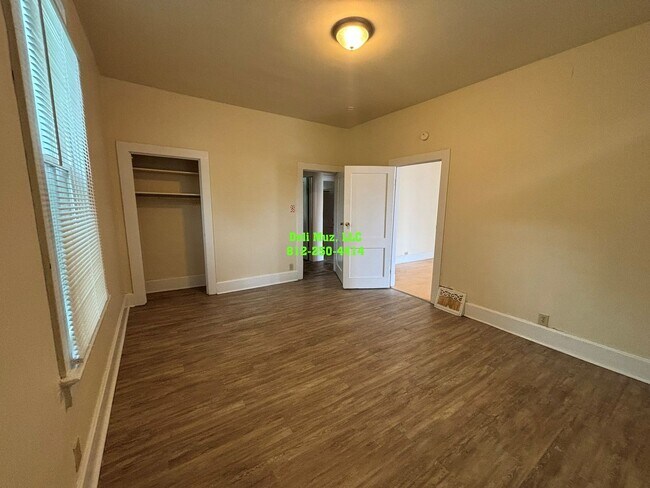 Building Photo - 213 Taylor Ave