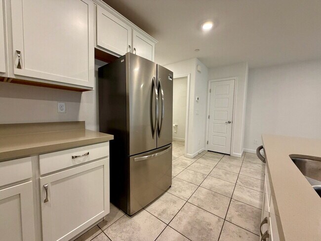 Building Photo - 3 BED 2.5 BATH 2 CAR GARAGE TOWNHOME IN HENDERSON CADENCE COMMUNITY FOR RENT!!