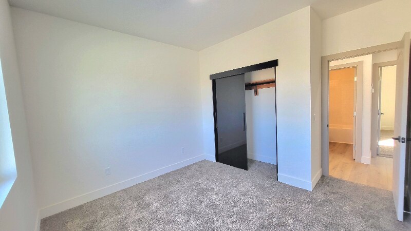 Building Photo - 1271 S Dandelion St