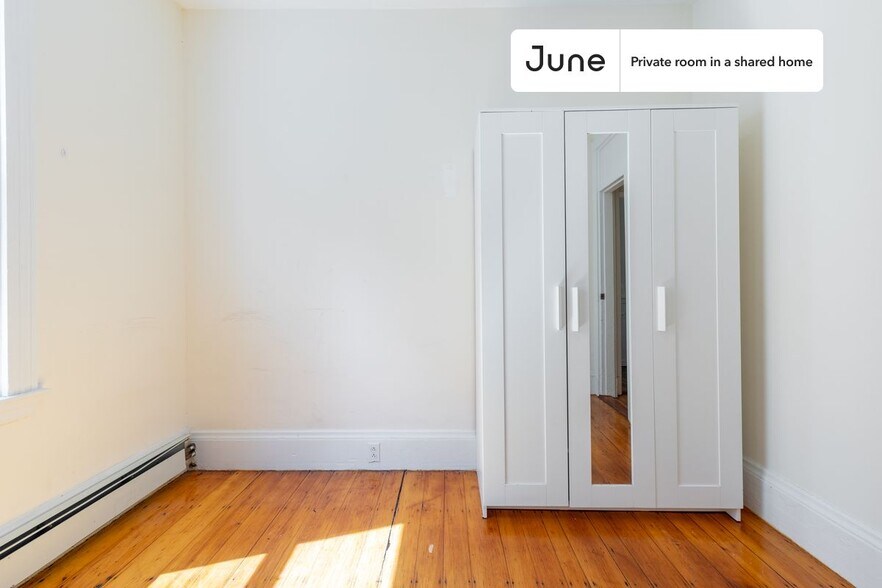 Building Photo - Room in Shared 4 bed/1.5 bath home