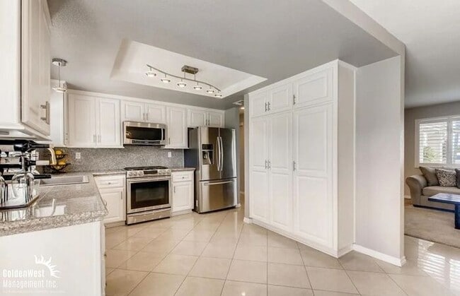 Building Photo - Beautiful 3Bdm 2Ba Unfurnished Home with Lush Backyard in Vista!