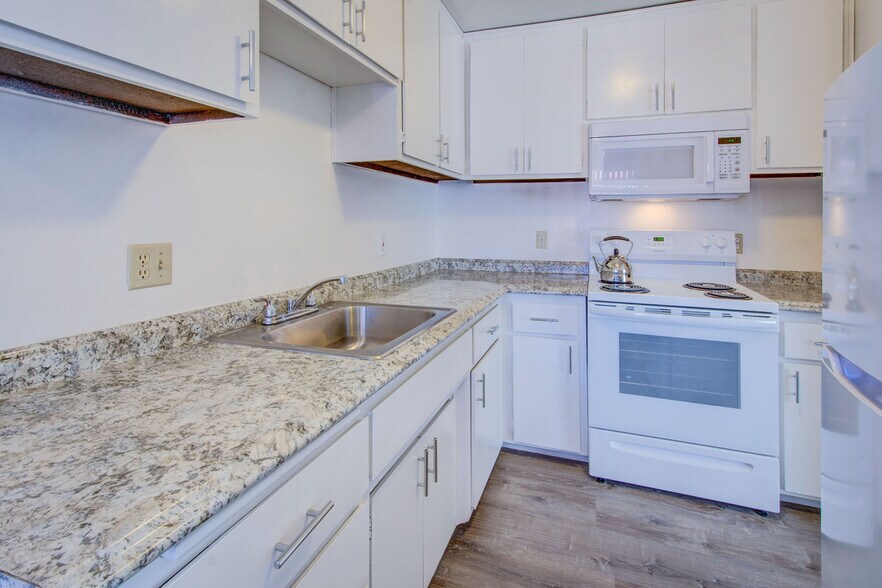Building Photo - 1532 Valle Vista Ave