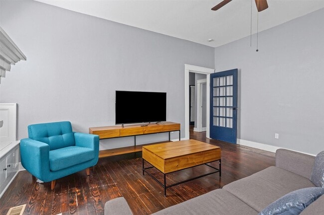 Building Photo - 301 S Edgefield Ave