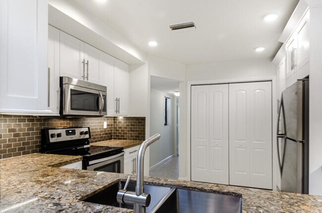 Building Photo - 363 W Camino Real