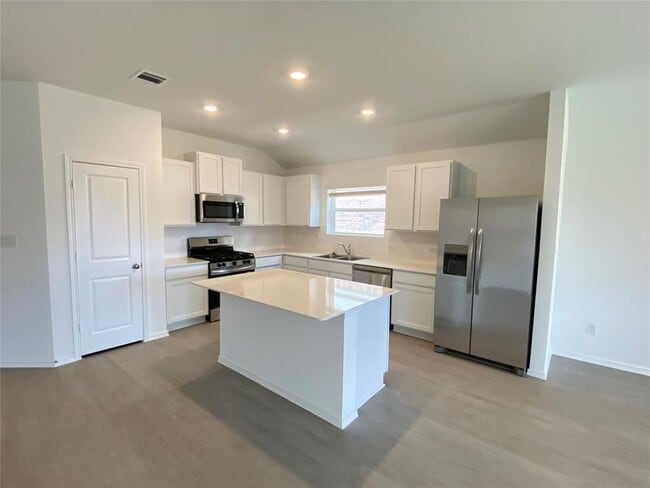 Building Photo - 1332 Aquilla Dr