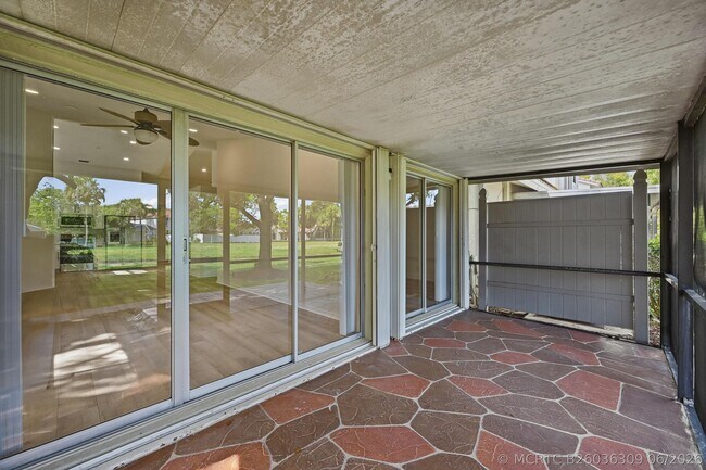 Building Photo - 7618 Pinewalk Dr S