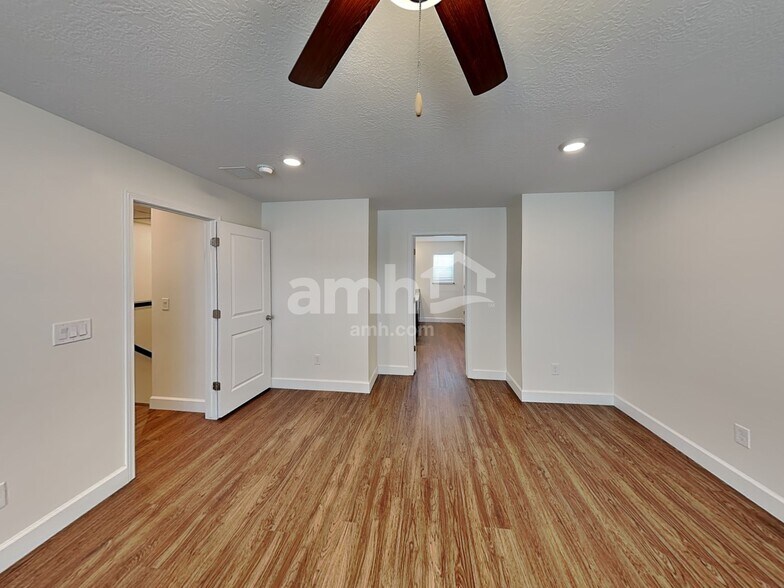 Building Photo - 4359 N Morgan Way
