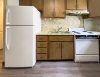 Building Photo - Charming 1-Bedroom Apartment Near Ball State University! New Flooring!