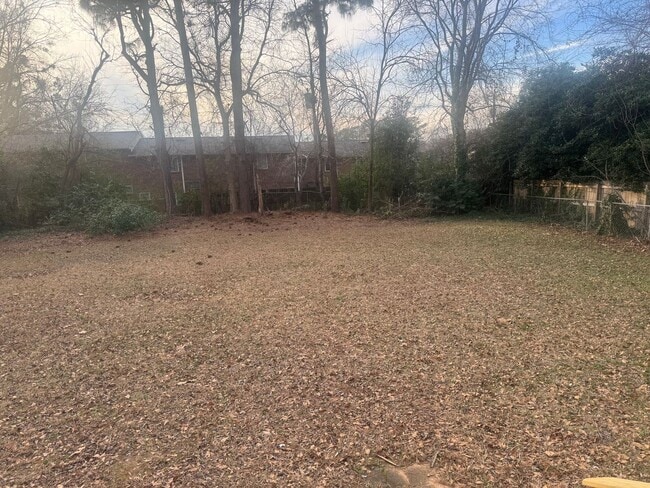 Building Photo - Charming 2br 1ba Home! Available Now!