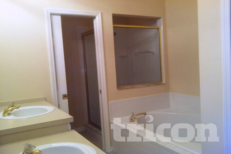 Building Photo - 13809 Riverpath Grove Dr
